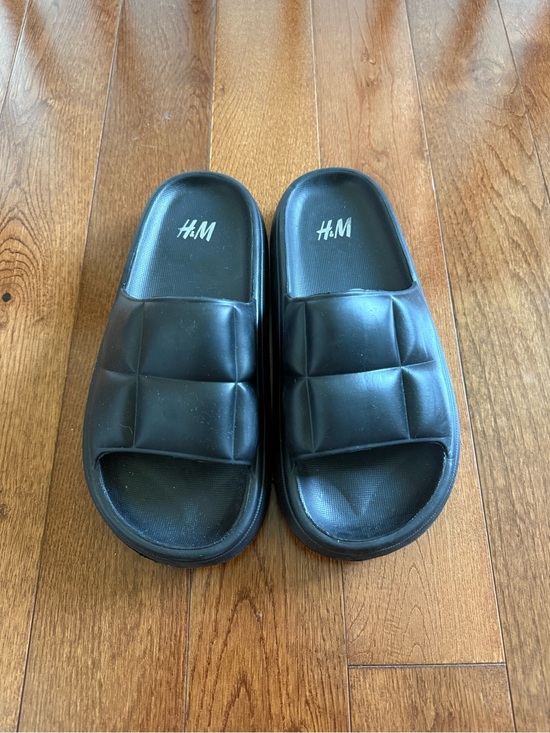 H&M Shoes - H&M Black Padded Slide Sandals